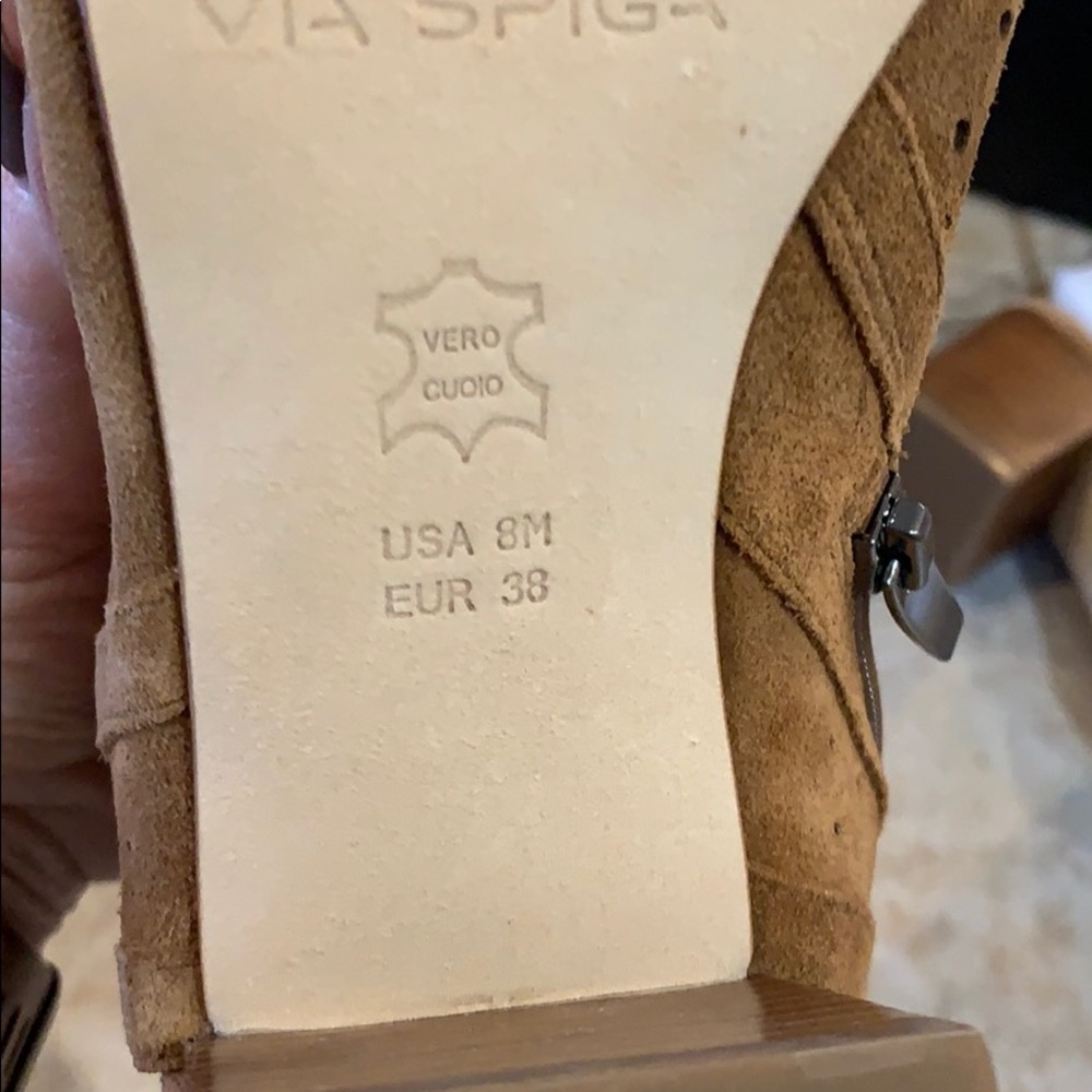 Via Spiga Tan Suede Heel View 4